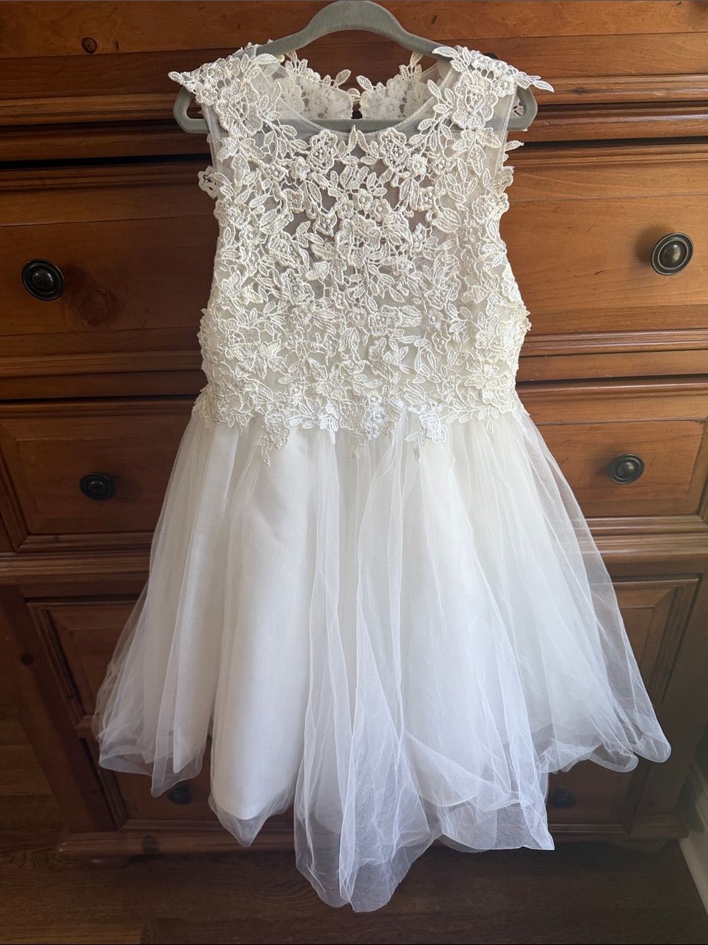 Girls Ivory Lace/Tulle Flower Girl Dress